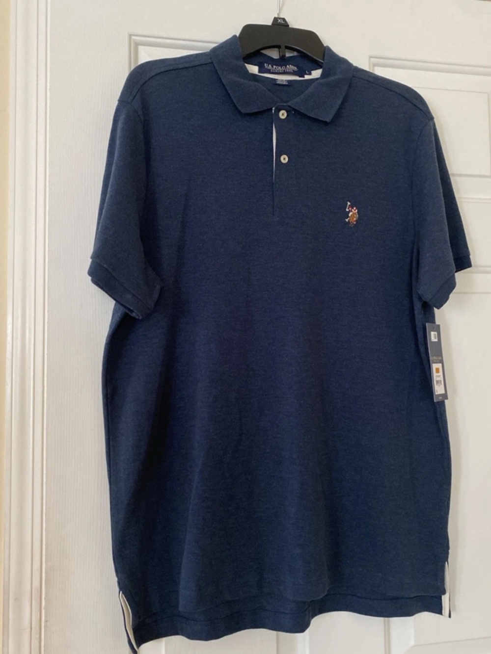 NWT “luxury feel” Classic Navy Polo Shirt with Embroidered Logo - Men size xl